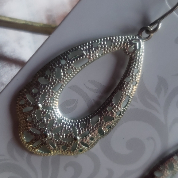 Arizona | Boho Silver | Dangly Earrings - Picture 3 of 3